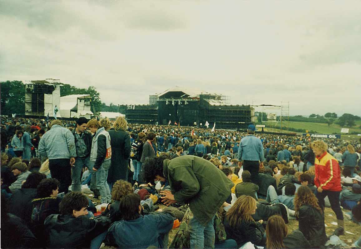 http://www.ukrockfestivals.com/don-1988-stage-lshot-karl.jpg