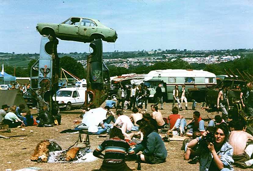 glasto-mutoids-carhenge-2.jpg